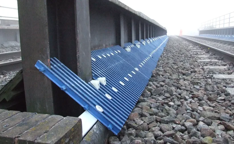 Pultuded Grating Ballast Retention